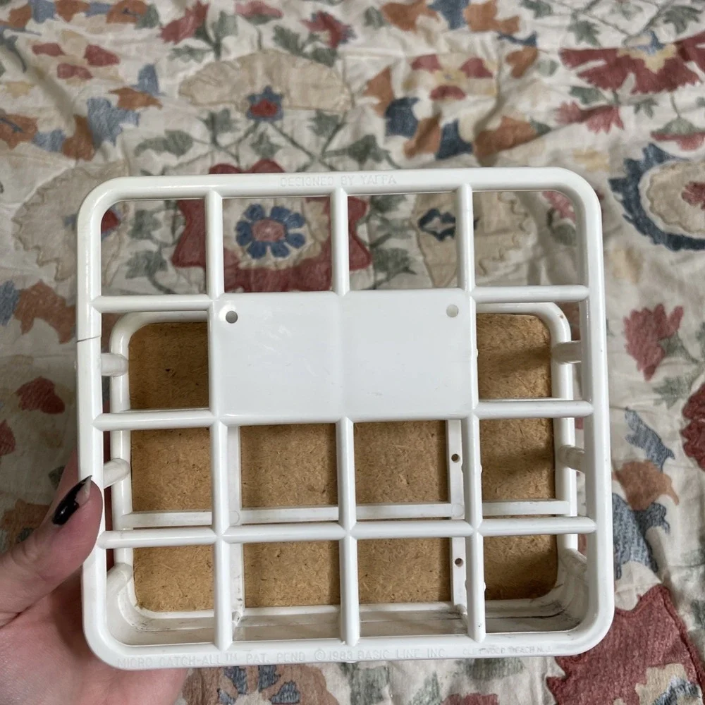 VTG Yaffa Catch-All Mini Office Organizer White Wall Stand Mail Pin Cork Board